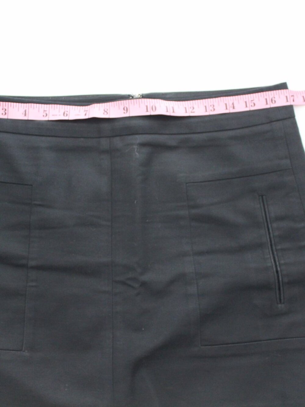 Gap Mini Skirt with Hidden Pockets Size 6 in True Black - Picture 4 of 5